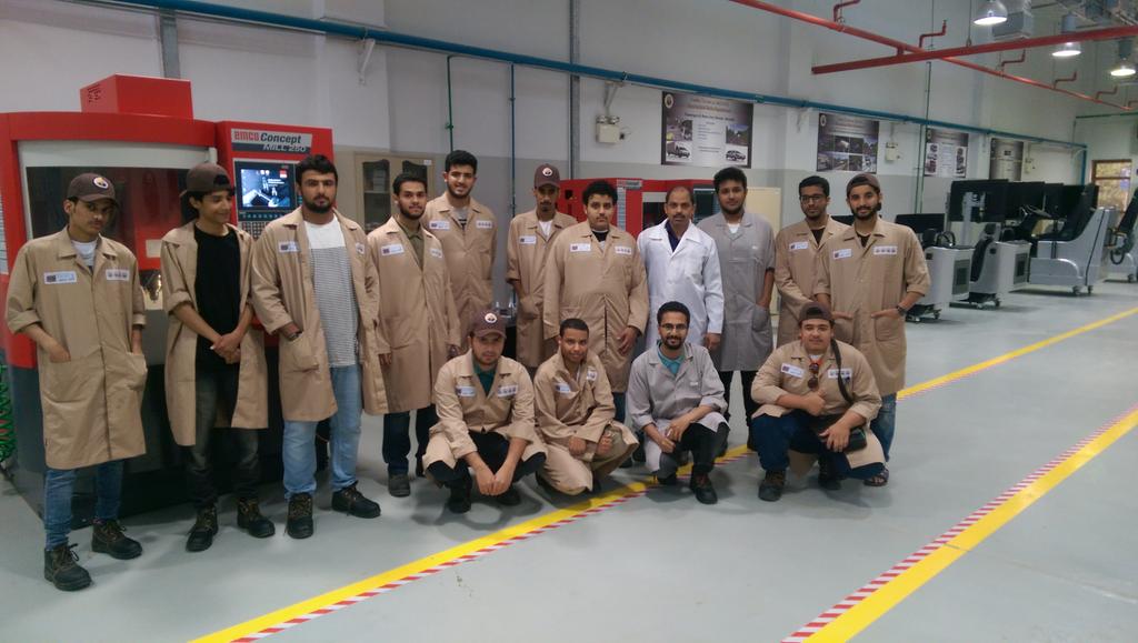 MSD_YTI's tweet photo. University Students at MSD-CNC work shop, Group 5- Summer2017 https://t.co/2RVQjXnV6U