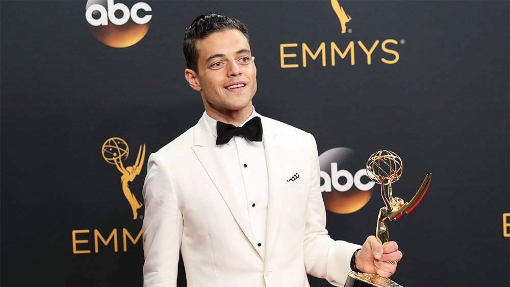 Here's a first look at Rami Malek as Freddie Mercury