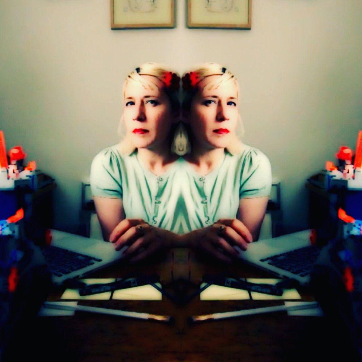 Grrrr! Art (@grrrr_art) on Twitter photo yow- sian talks art plus rotting apple film for <a href="/ART_EXPEDITION/">KEELERTORNERO-LAB</a> lab.keelertornero.com/kt-lab-latest/… yow- sian talks art plus rotting apple film for <a href="/ART_EXPEDITION/">KEELERTORNERO-LAB</a> lab.keelertornero.com/kt-lab-latest/…