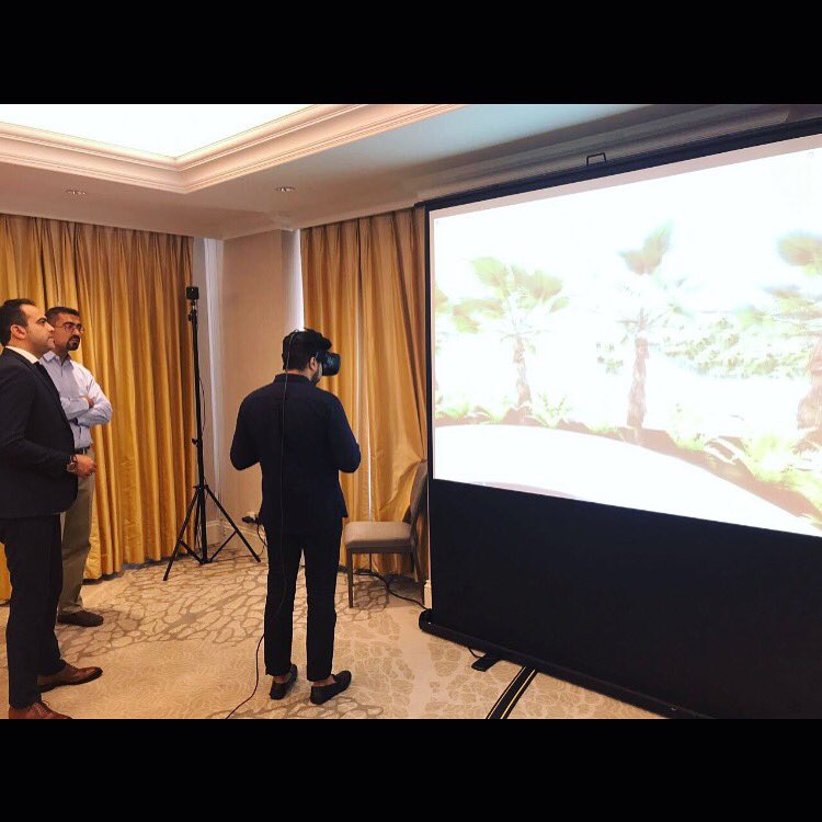 ilivevr's tweet photo. #TBT to the London stop on the @schonproperties road show. It's great to work with a technologically advanced Company! 👏🏼 #iLIVEvr https://t.co/UPmuPqhSQw