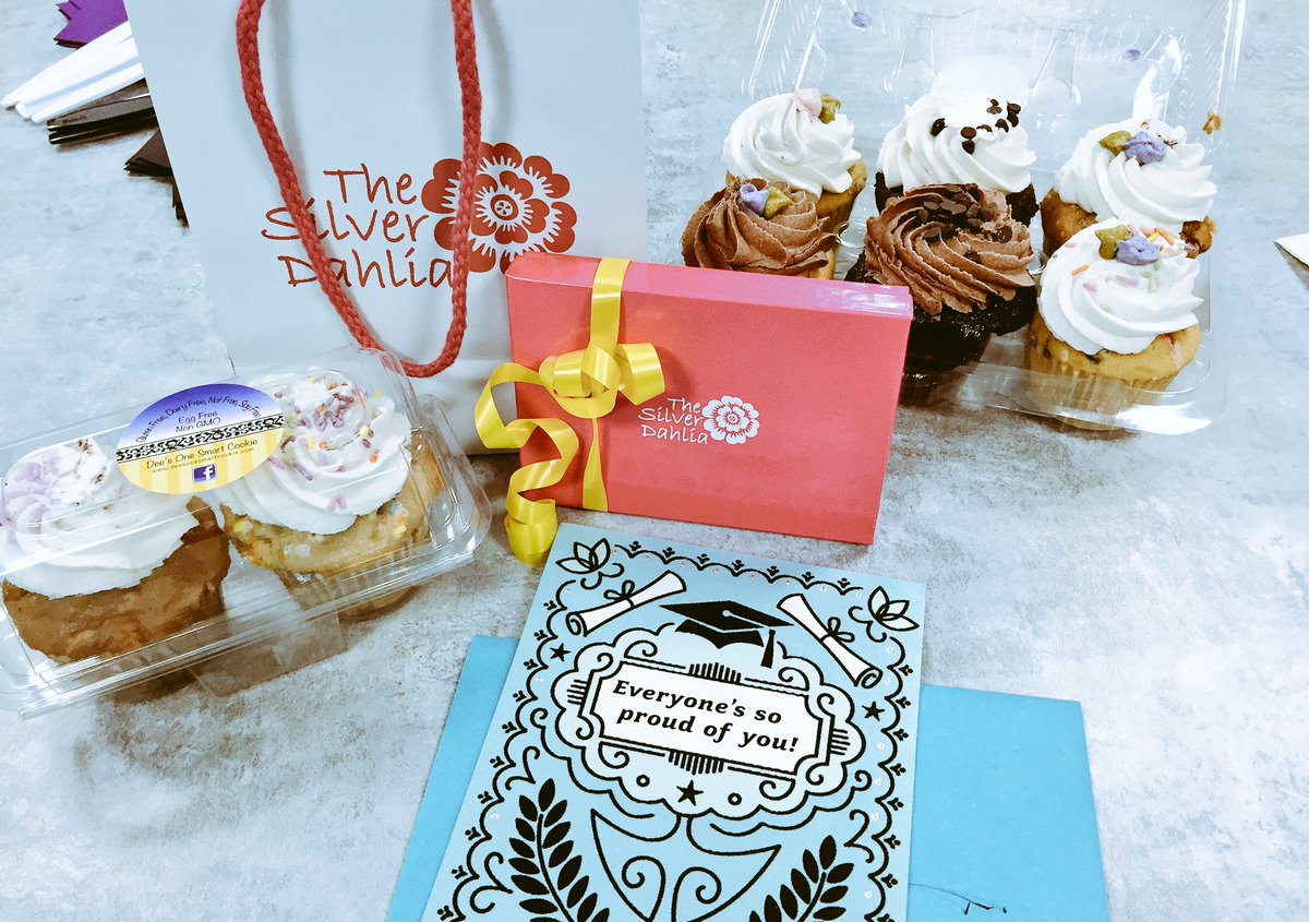 bri_arcudi's tweet photo. Celebrating my graduation from @UTC Comms Leadership Program w/ the team! #CupcakesAlways #UnitedTech https://t.co/vEx4bvV1WF