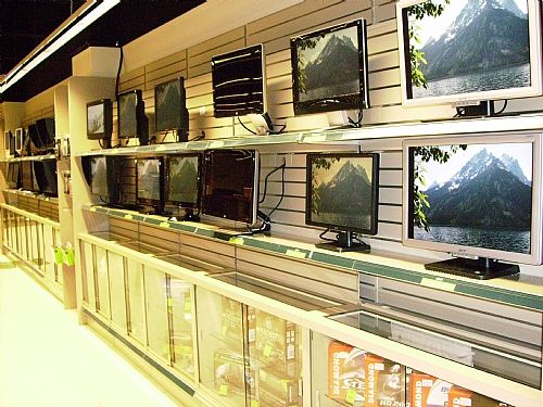 HandySF's tweet photo. Our team is committed to giving your store the custom, innovative solutions it needs for success. #HandyStoreFixtures https://t.co/Oi4Bmce8Fr