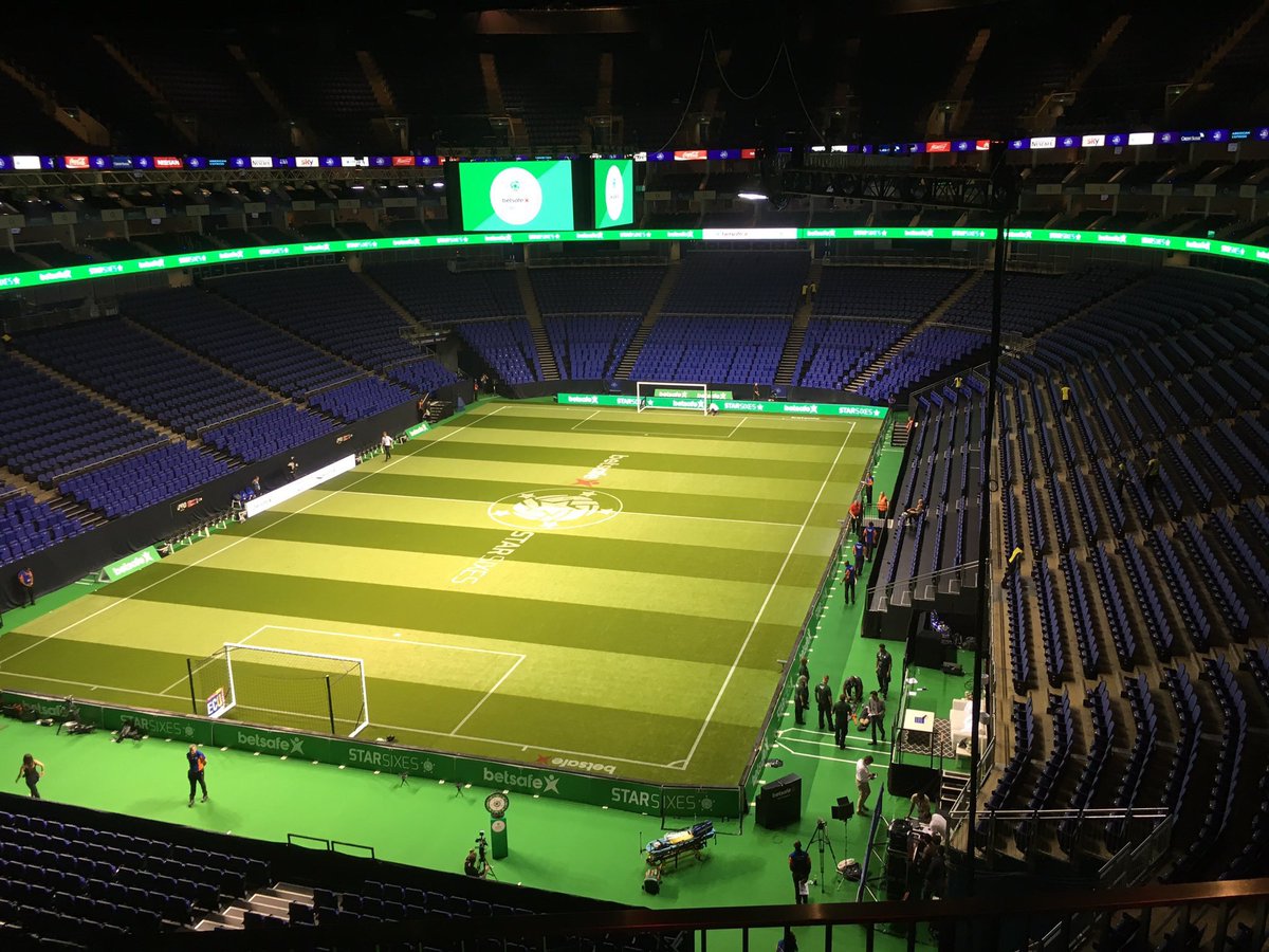 AvalonGrass's tweet photo. The pitch looks superb...
The players are iconic...
Brilliant job by @Grassifymylife 
#starsixes #02arena #artificialgrass #avalon https://t.co/LzGzAb2Hum
