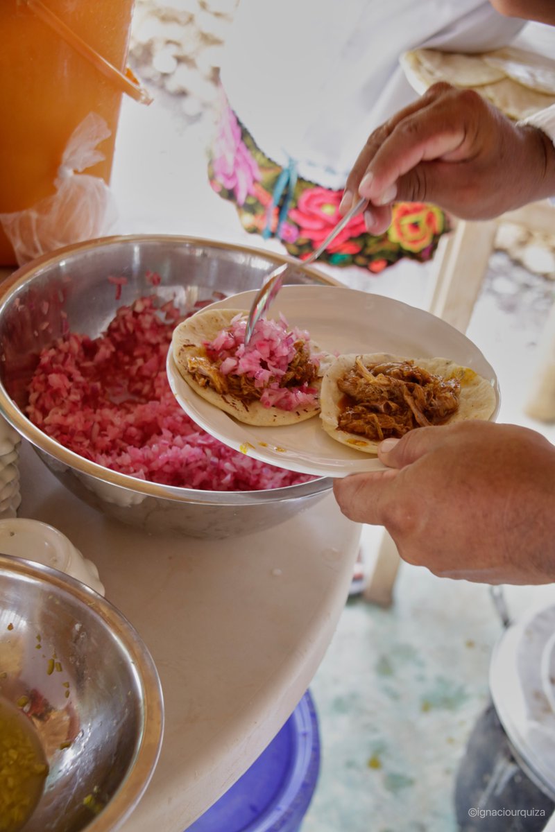 Tacos de venado, lechón asado y cochinita; salbutes y la comida típica, su maravillosa gente, capturados en nuestro viaje por #NachoUrquiza.