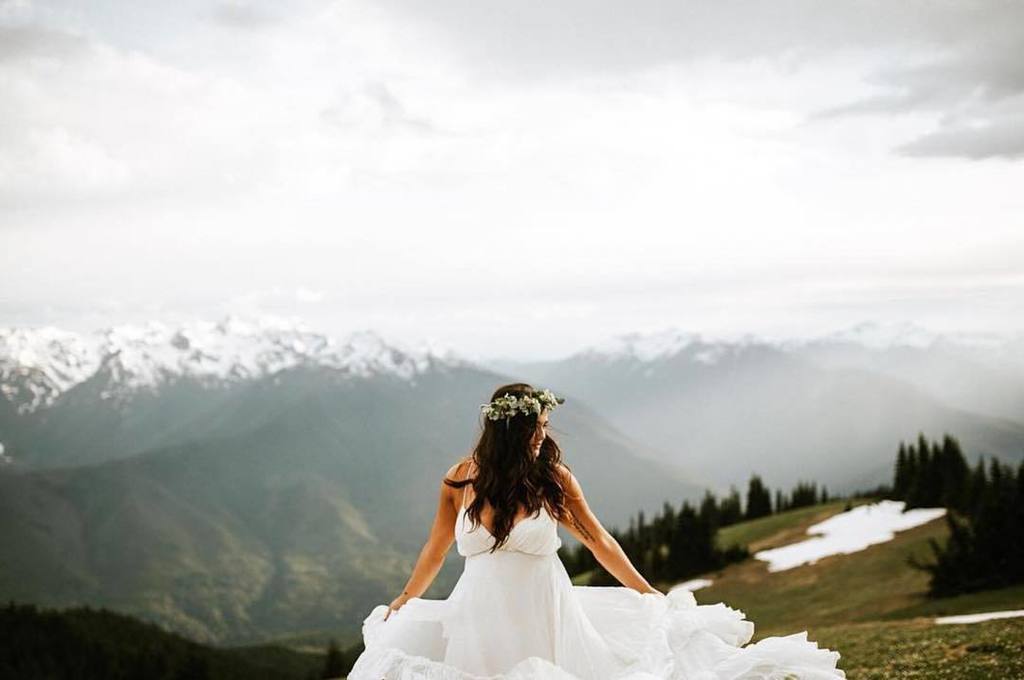 We have nothing to loose, and a world to see 🏔✨We cannot get over how unbelievably stunning this image by <a href="/marcucc/">marcucc</a>… ift.tt/2ue1WMD