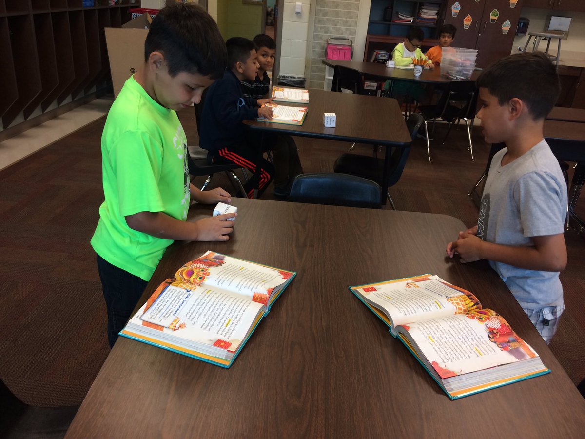 MrsCarter_SMSD's tweet photo. Our comprehension dice led to some of the most engaged, thoughtful, on-topic conversations I have ever witnessed! #ELLStepUp #happyteacher https://t.co/RfyOiKD84i