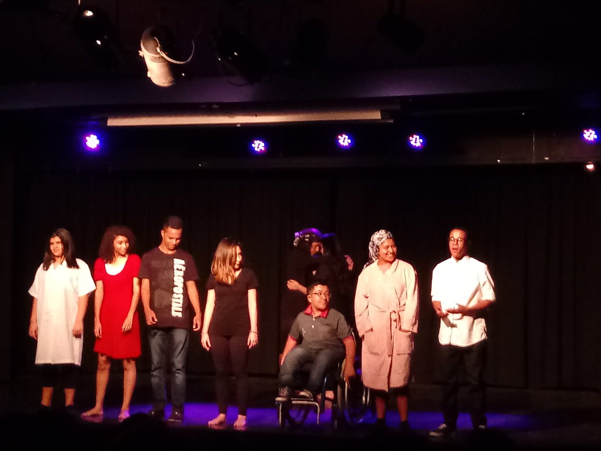 Deblack31's tweet photo. E vamos de teatro https://t.co/qjrh5pJZ01