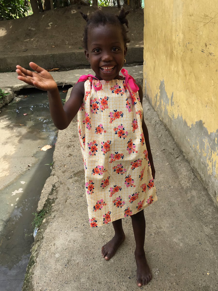 bailee_moser's tweet image. While I was in the Dominican I handed out around 150 dresses to the girls that my mom and grandma had made for me and it was amazing❤️🌎