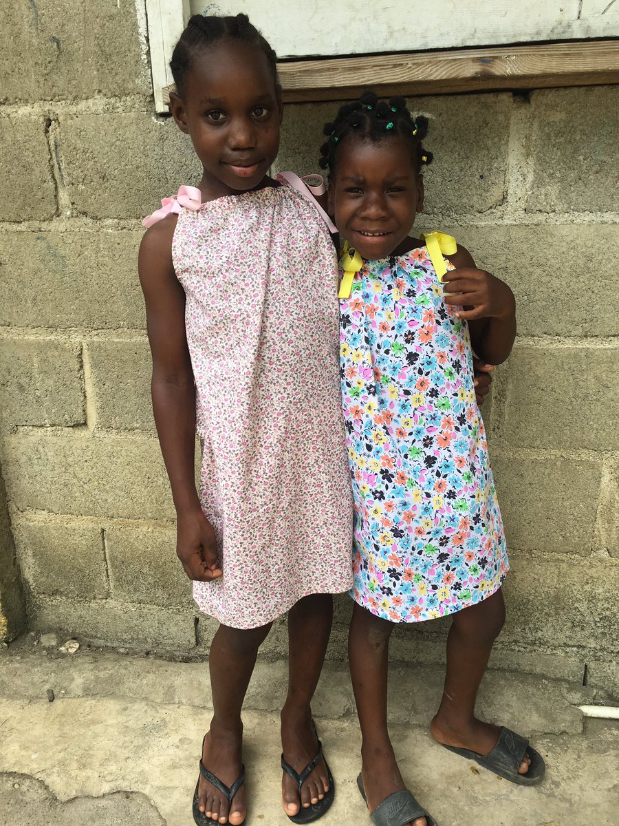 bailee_moser's tweet image. While I was in the Dominican I handed out around 150 dresses to the girls that my mom and grandma had made for me and it was amazing❤️🌎