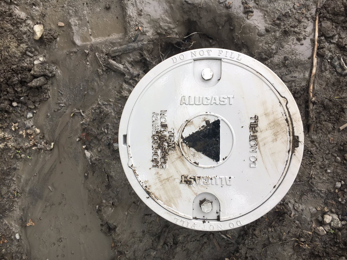 alucast_'s tweet photo. Our #manholecovers sure clean up a dirty site #soilsampling #monitoringwell #drillerlife #holeproducts #preferredpump #geoprobe #geotechnica https://t.co/Bf6YJ31NJ0