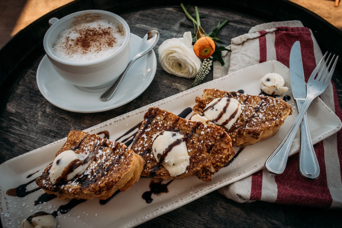 Brunch, anyone? Tag a friend who would love this delectable Panettone French Toast then make plans to join us this Sunday! #folinoestate