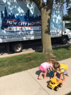 newcitymoving's tweet photo. Big truck, little truck! What a precious photo shared with us by a customer. #NCMLive #Chicago #movingday https://t.co/by2tdggyJk