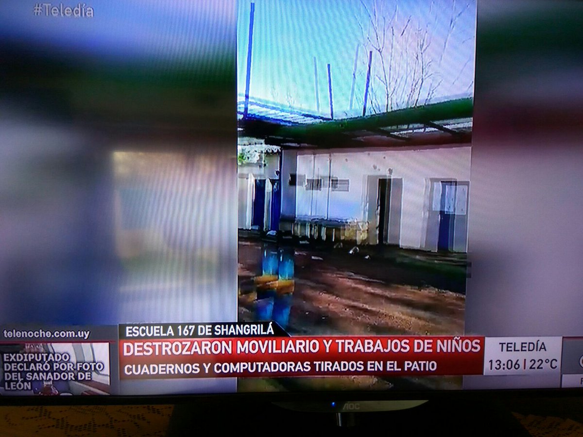 crodriguezuy's tweet photo. @TelenocheUy @MonteCarloTV Lo que destrozaron fue el idioma español! https://t.co/IhVNMVSE2l