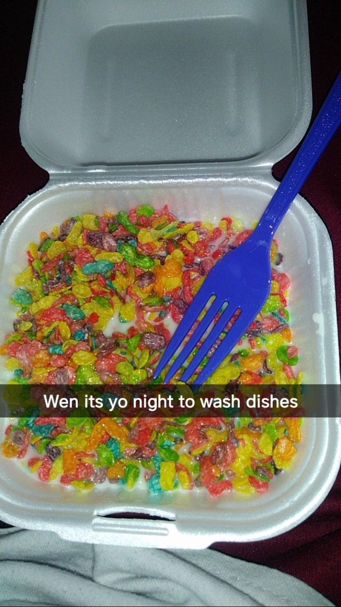 IsaiahKidd7's tweet photo. When it's your night to do the kitchen 😂💀 https://t.co/ChA0Tc9aNR