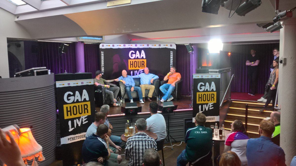 bennettseanie's tweet photo. Good craic at the #GAAHourLive @JUDGEROYBEANS in Newbridge this evening with some #GAALegends
@padraicflood
@AIBIreland https://t.co/hac3PIov58