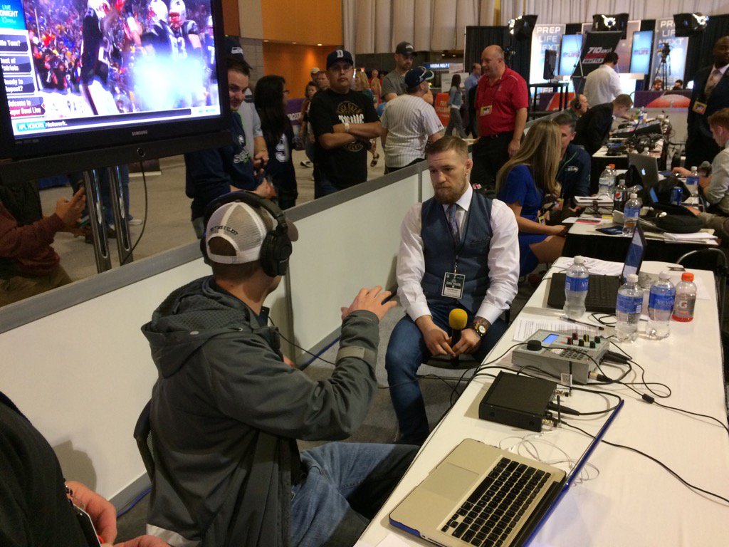 YourboyQ254's tweet photo. TBT of the time @CraigSmoak interviewed @TheNotoriousMMA in Arizona at the SuperBowl #Lostinterview https://t.co/2ZOK81vP9R