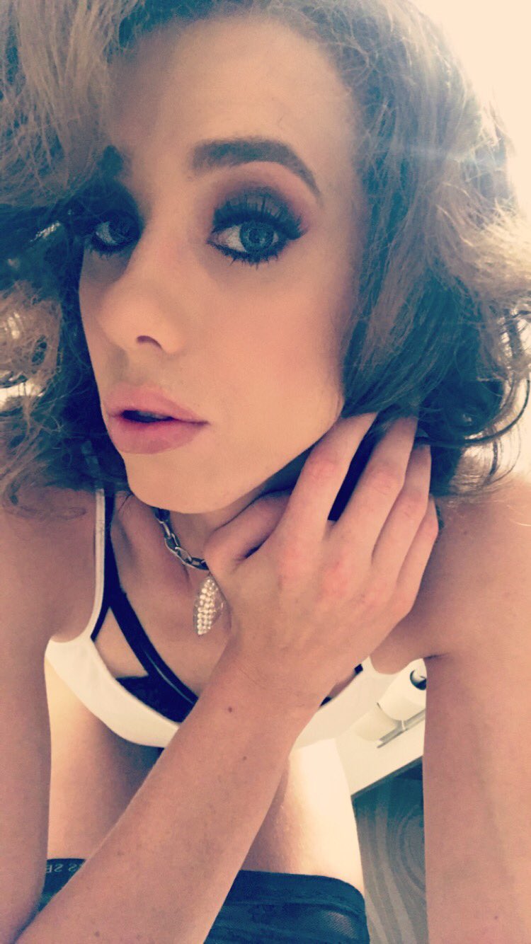 Lily Demure ♥️ on X: Do I look like Marilyn? 😘😘 t.co3G7TLfXCcR   X