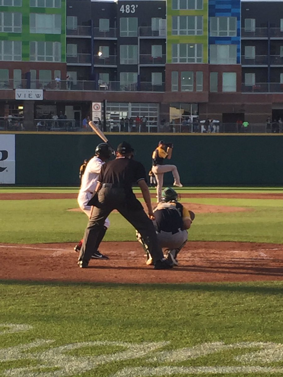 E3 | Kyle Twomey doing a nice job limiting the damage out on the hill. He's allowed a pair of runs in three innings as Beloit lead 4-2