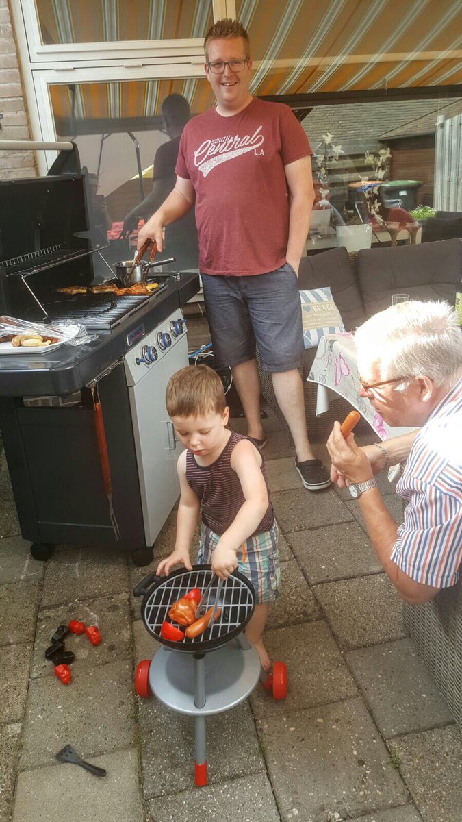Patrick de Haan (@ikkepatrick) on Twitter photo Ik zou graag de Toms BBQ workshop winnen, onze zoon van 2,5 vind het bbqen nu al leuk. #tomsBBQworkshop <a href="/Formule1/">Formule1.nl</a> <a href="/Barbequeshop/">Barbecueshop</a> Ik zou graag de Toms BBQ workshop winnen, onze zoon van 2,5 vind het bbqen nu al leuk. #tomsBBQworkshop <a href="/Formule1/">Formule1.nl</a> <a href="/Barbequeshop/">Barbecueshop</a>