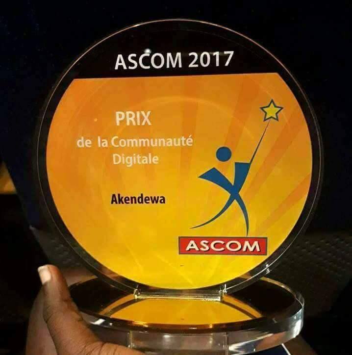 MariefaustineG's tweet photo. #ASCOM2017 Fière d'être 1 produit d'une oeuvre @akendewa Que ce prestigieux prix @jpehouman vous motive à continuer vos action #Sheisthecode https://t.co/yM0BqgORa3