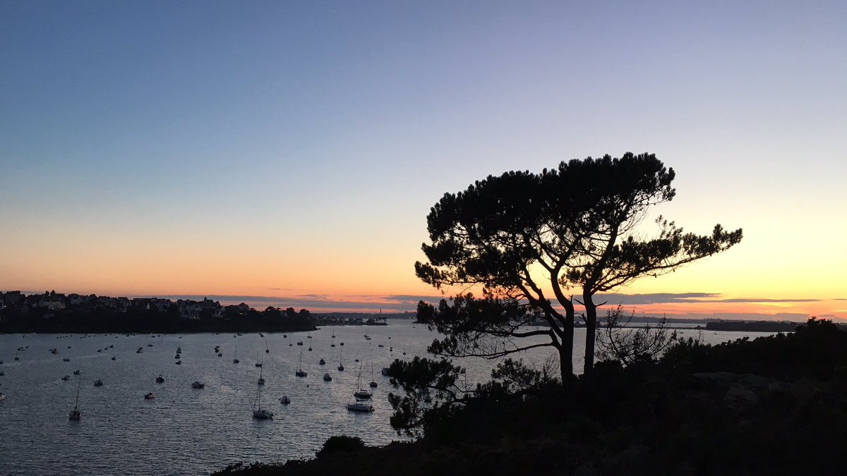 jigibi's tweet photo. #sunset #baiedemorlaix #bretagne #breizh #sunsetwar https://t.co/Rez0Lv4uVF