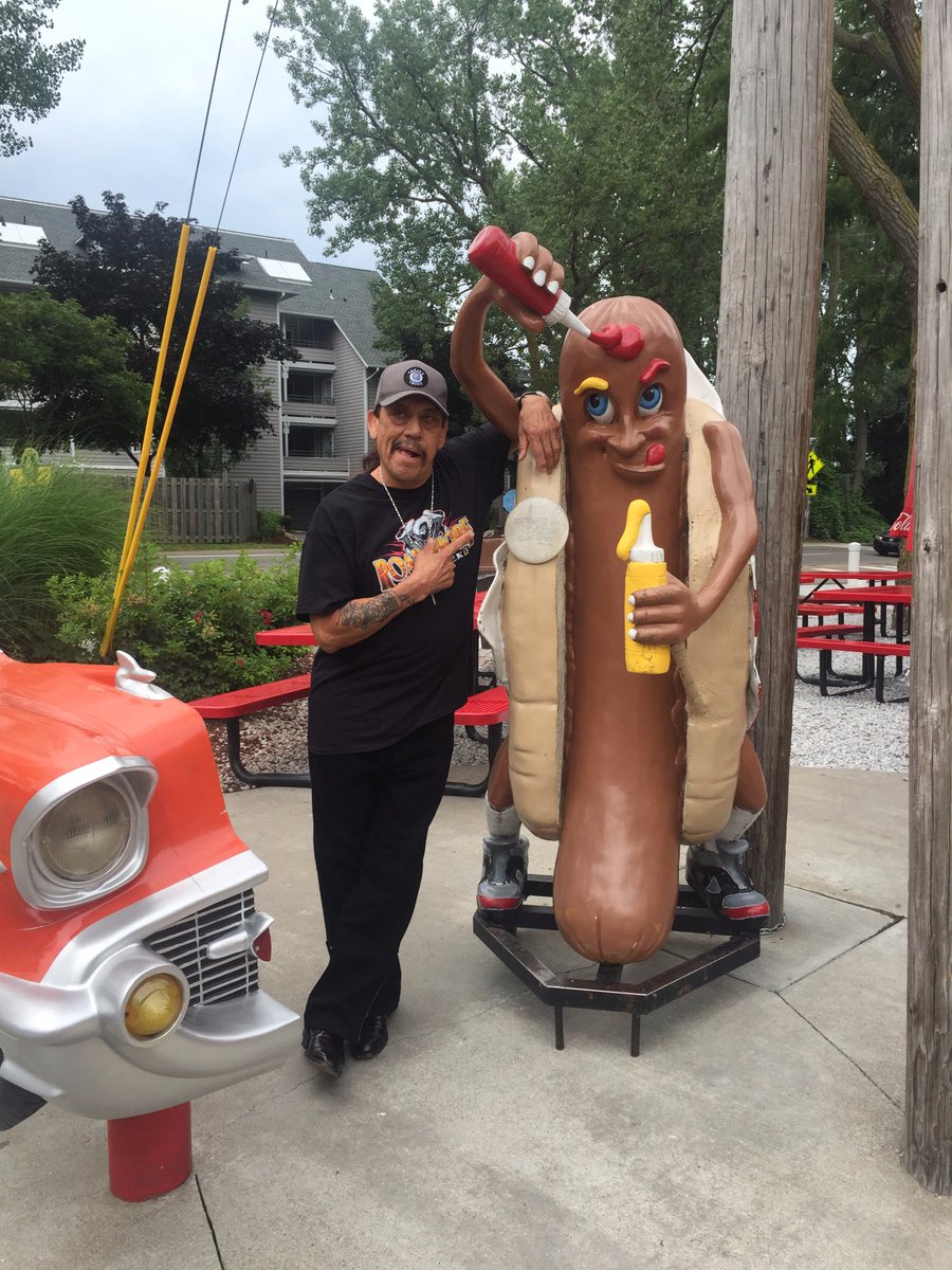 Me and my buddies hanging out at Sara's Restaurant in Erie, PA for the @roarontheshore Bike Rally! https://t.co/7EzAKvObAI