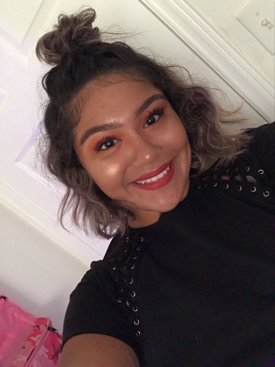 WHITESIDERDOLAN's tweet photo. #selfieforseb #selfieforseb 
hi imy a lot
@sebtsb https://t.co/AOeOKmfI5O