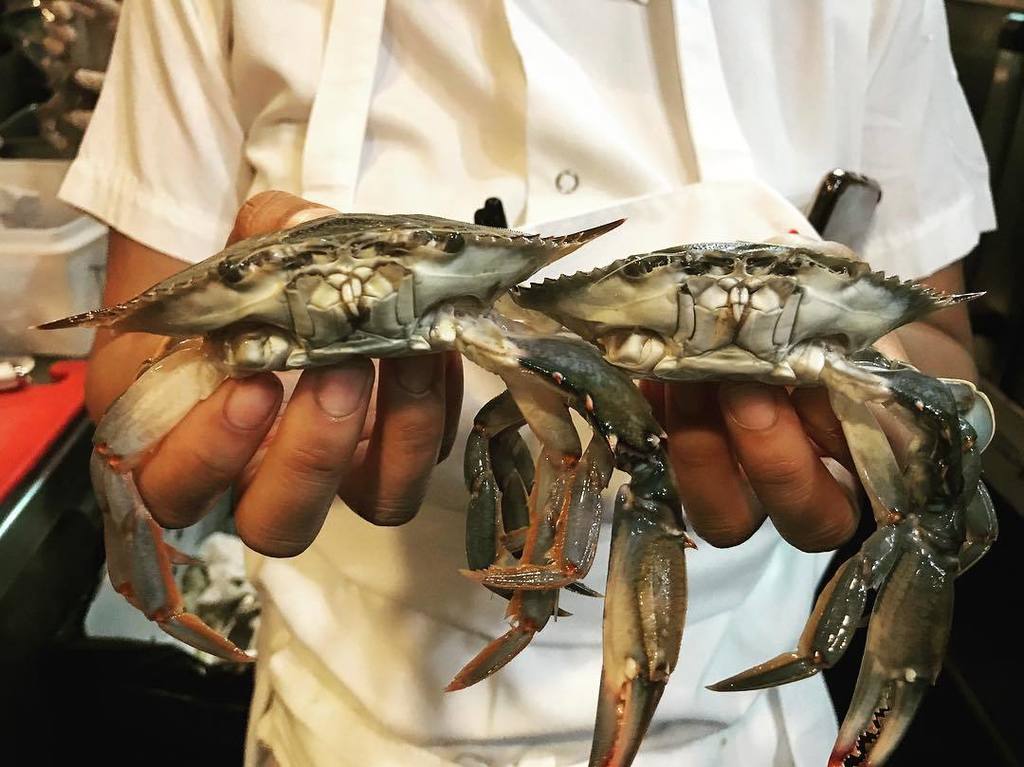 Gloomy weather got you feeling crabby? Come cheer up (your taste buds) with the last soft shell crabs of the seaso… ift.tt/2vi9MBz