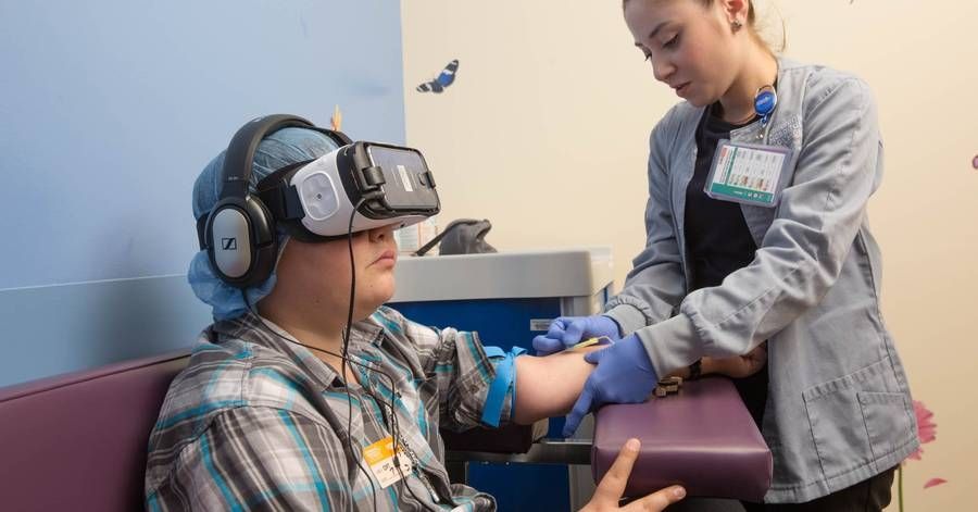 RickKing16's tweet photo. Enlisting #VirtualReality to Ease Real Pain https://t.co/KCmJ1GzVU0 #vr https://t.co/yxyXbbY8qY