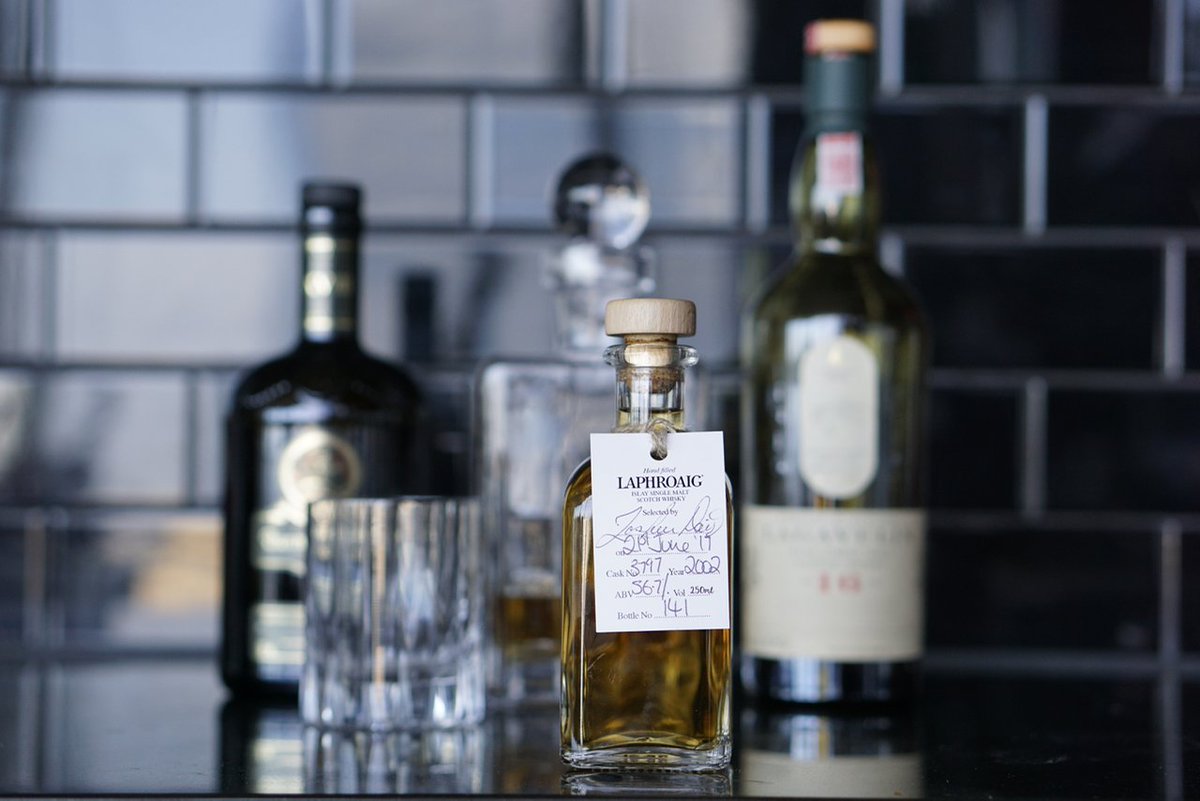 StyleWithJosh's tweet image. Small batch of @Laphroaig from a 15 year cask that I got to select myself during our recent visit. #scotch #whisky #islay #laphroaig #mnswr