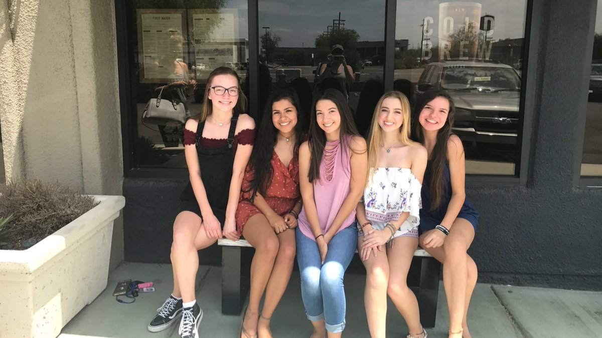 Saaapir3's tweet image. Bc I don't post on twitter and I missed my girls 💕💕