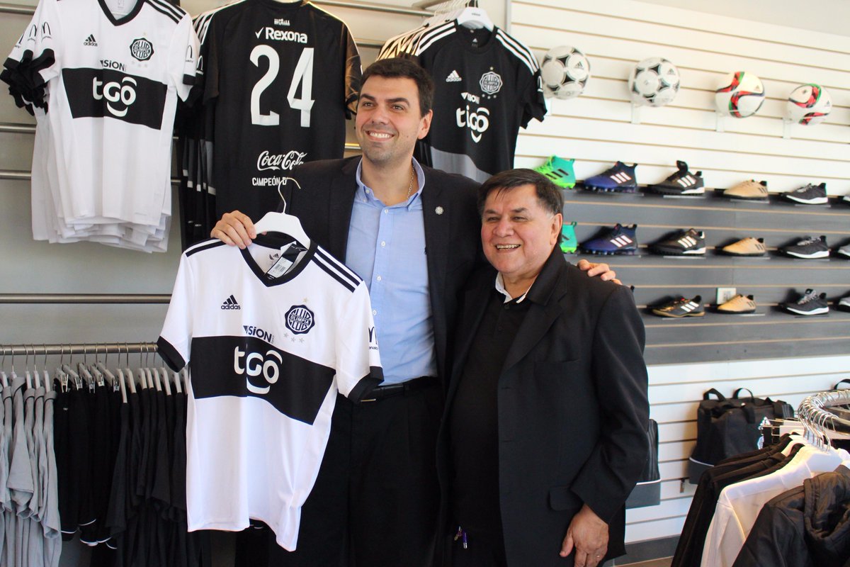 Club Olimpia on Twitter: "#Fotos | 📸 Inauguración de la Tienda Olimpia / Adidas. Mañana les esperamos para la firma de camisetas desde las 13 hs. / Twitter