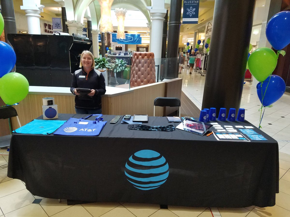 Winning Local at the @ETONChagrinBlvd Sidewalk Sale. Come visit us through this weekend for great offers! #NOHLimit #OHPA <a href="/THILL0810/">Tia Hill</a>