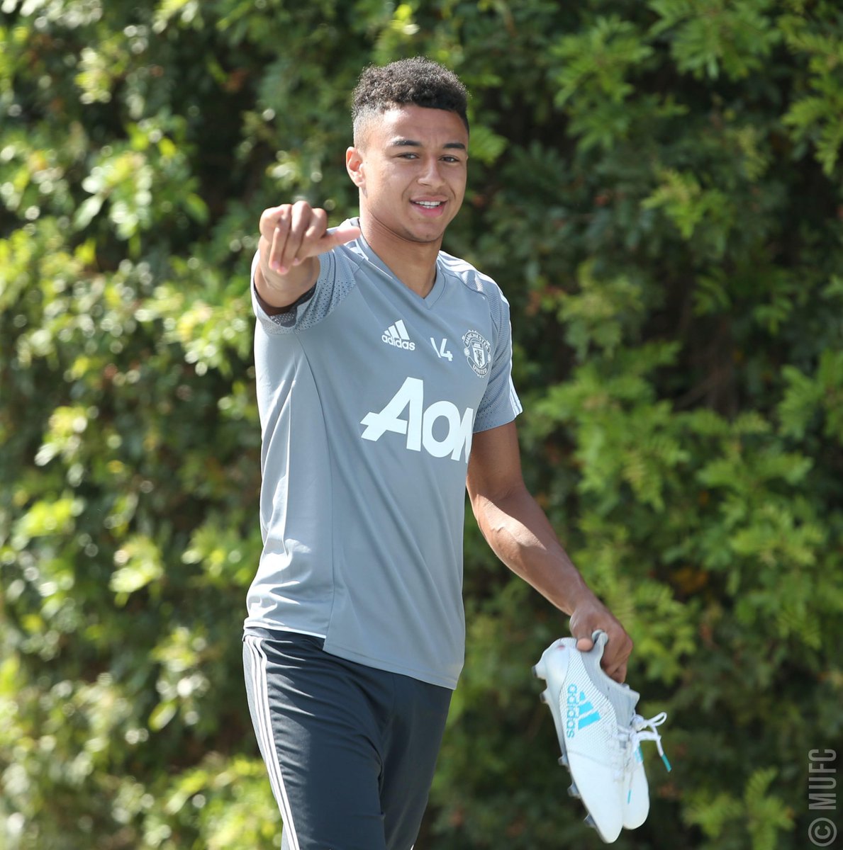 ManUtd's tweet photo. Thumbs up if you're loving #MUTOUR so far! 👍 https://t.co/Zc3HokgtK9