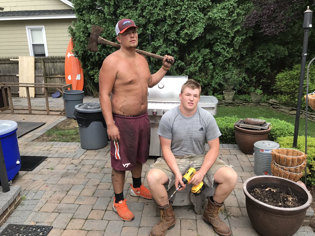 BillyRayTweets's tweet photo. #Mitchellbros https://t.co/mOxSwYFoHx