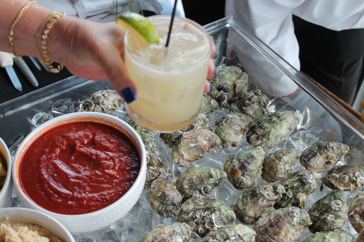 Level8Lounge's tweet image. Music, Fresh Oysters, Cocchi Spritzers, Bloody Mary Oyster Shooters = Great vibe up here! Thank you Panacea Oysters :)