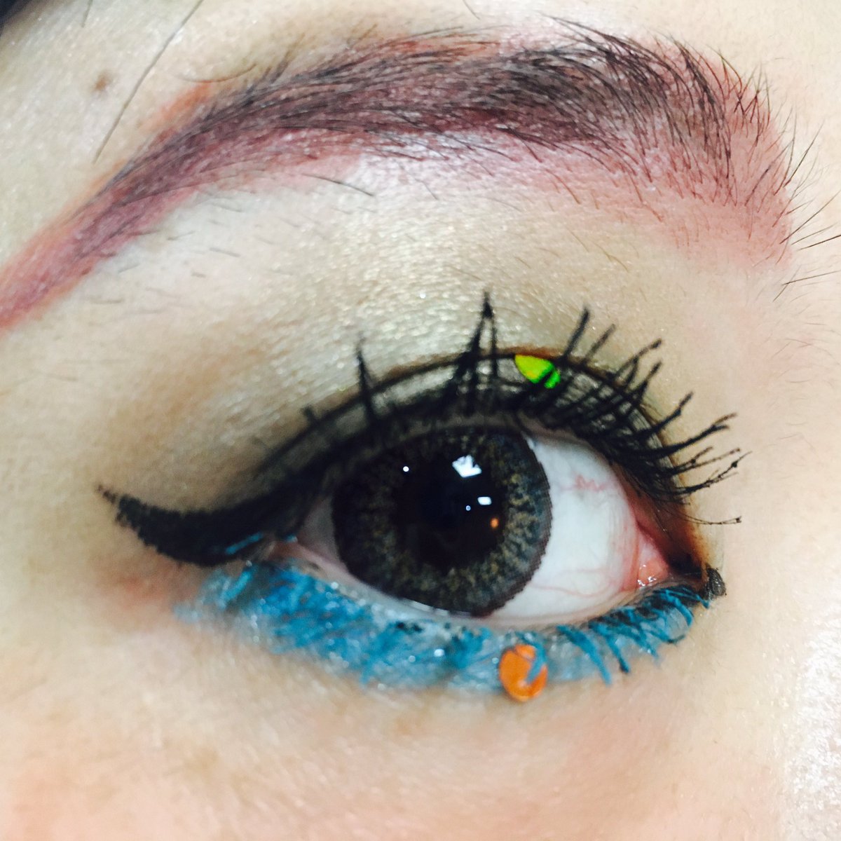 k0tteri's tweet photo. #makeup #COSMETICS #eyeshadow #colormascara #カラーマスカラ #colormakeup #カラーメイク #夏メイク #summermakeup #hologram #ホログラムメイク #キラキラメイク 💋💋💋
#今日のメイク ♡ https://t.co/Sd7v0GyNmY