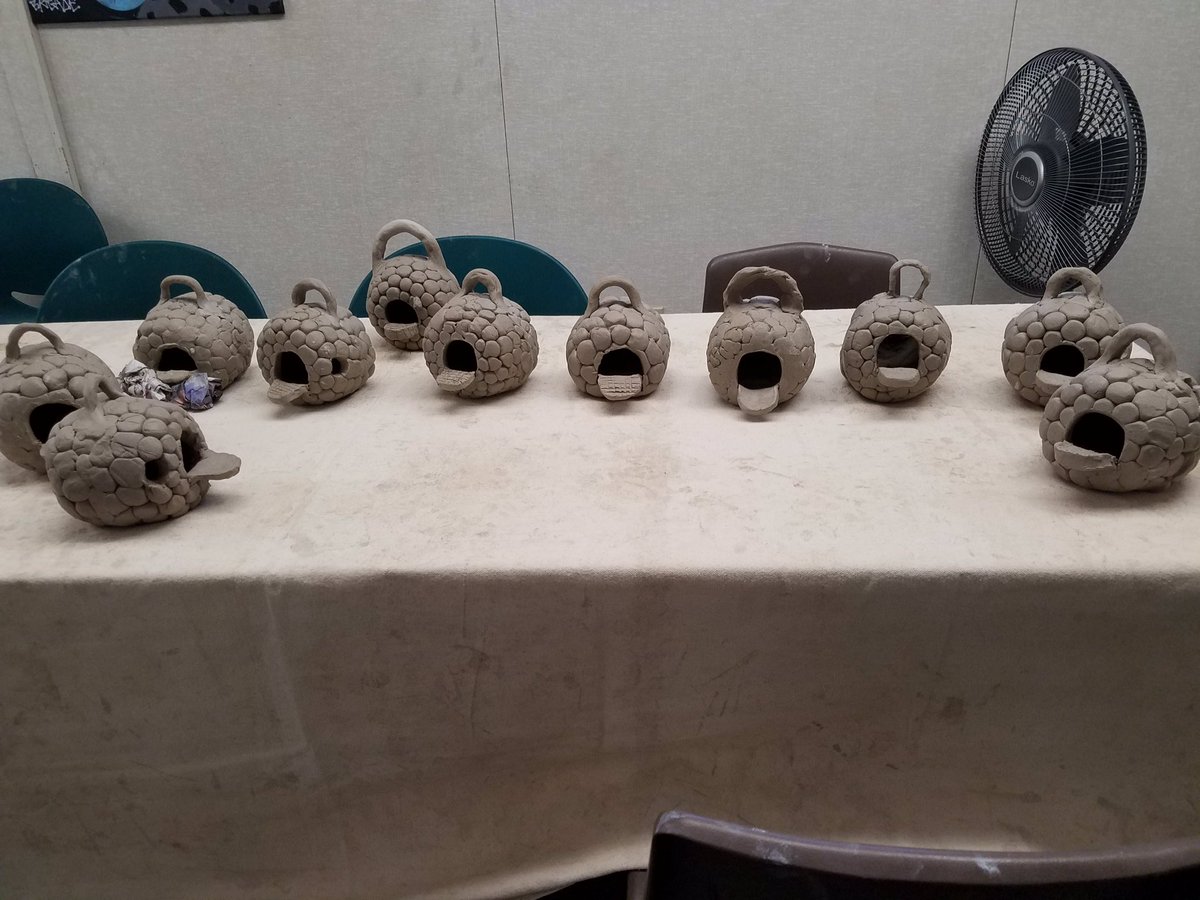 Our Goshen kiddos made clay bird houses today! #youngatart #kidsclasses #artsvisalia