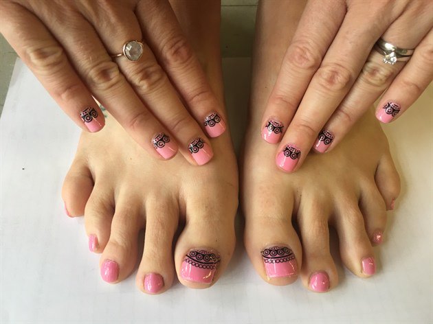 Stamping nailartgallery.nailsmag.com/halohairandnai… #NailArt