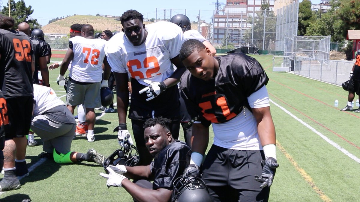 FloCollegeFB's tweet photo. Squad rolling deep at The Spring League practice 💯 @CB6ix https://t.co/QE8vEVJDxm