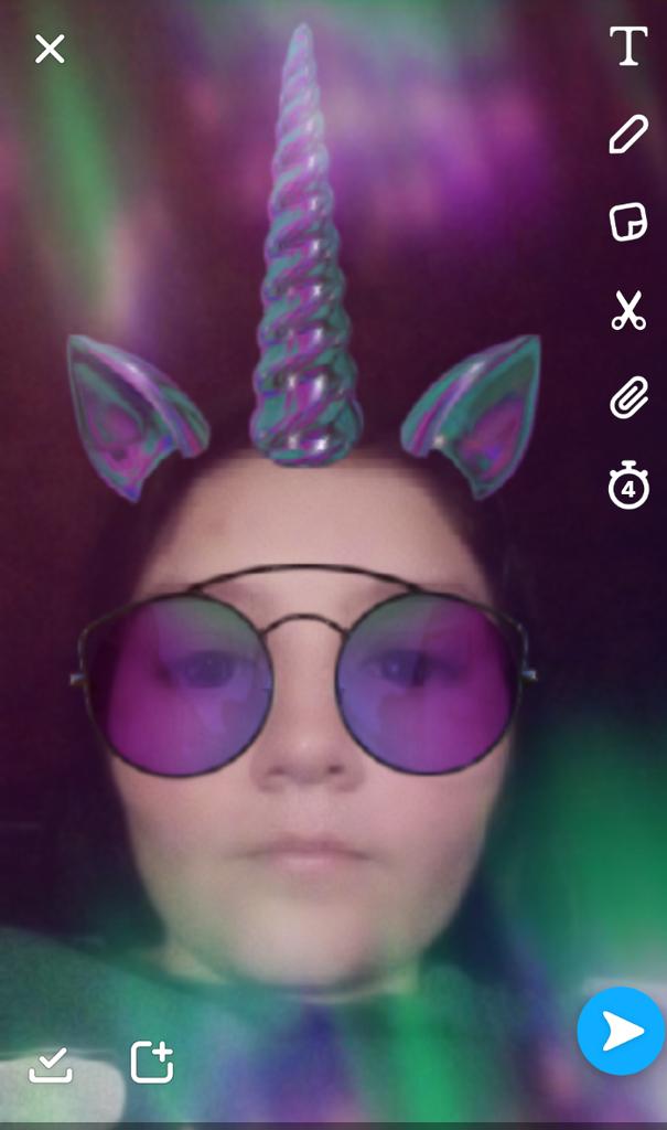 dianatorrecill1's tweet photo. @karolsevilla mira el nuevo filtro de snap 😱 somos unicornios🙈💕😘 https://t.co/CLPFGwIGZL