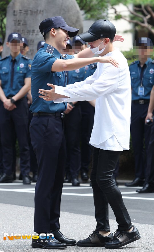 ELFbelongsToSJ's tweet photo. Congratulations uri Fishyyyy Lee Donghae  💙💙💙 #WelcomeBackDonghae https://t.co/VY3l6Npdc1