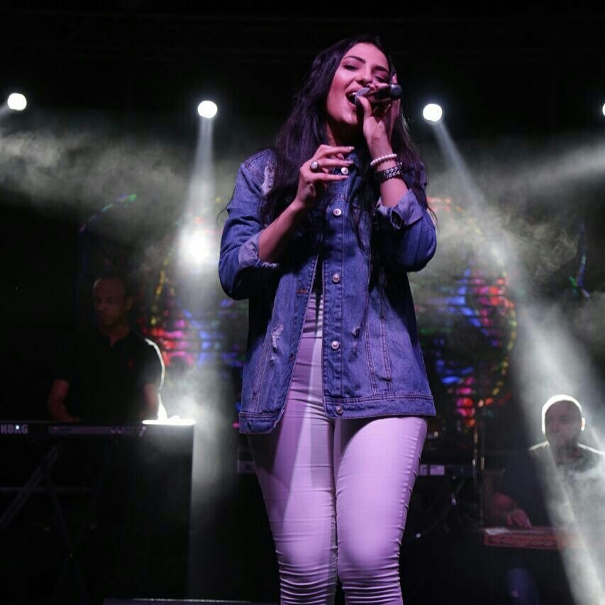 ultrasshereen's tweet photo. الليدي #شيرين_يحيي من حفلها اليوم في بورتو مطروح 🎤🎶
@ShereenYehia 
#ultrasshereenyehia
#shereenyehiaarmy https://t.co/P0M9taocfq
