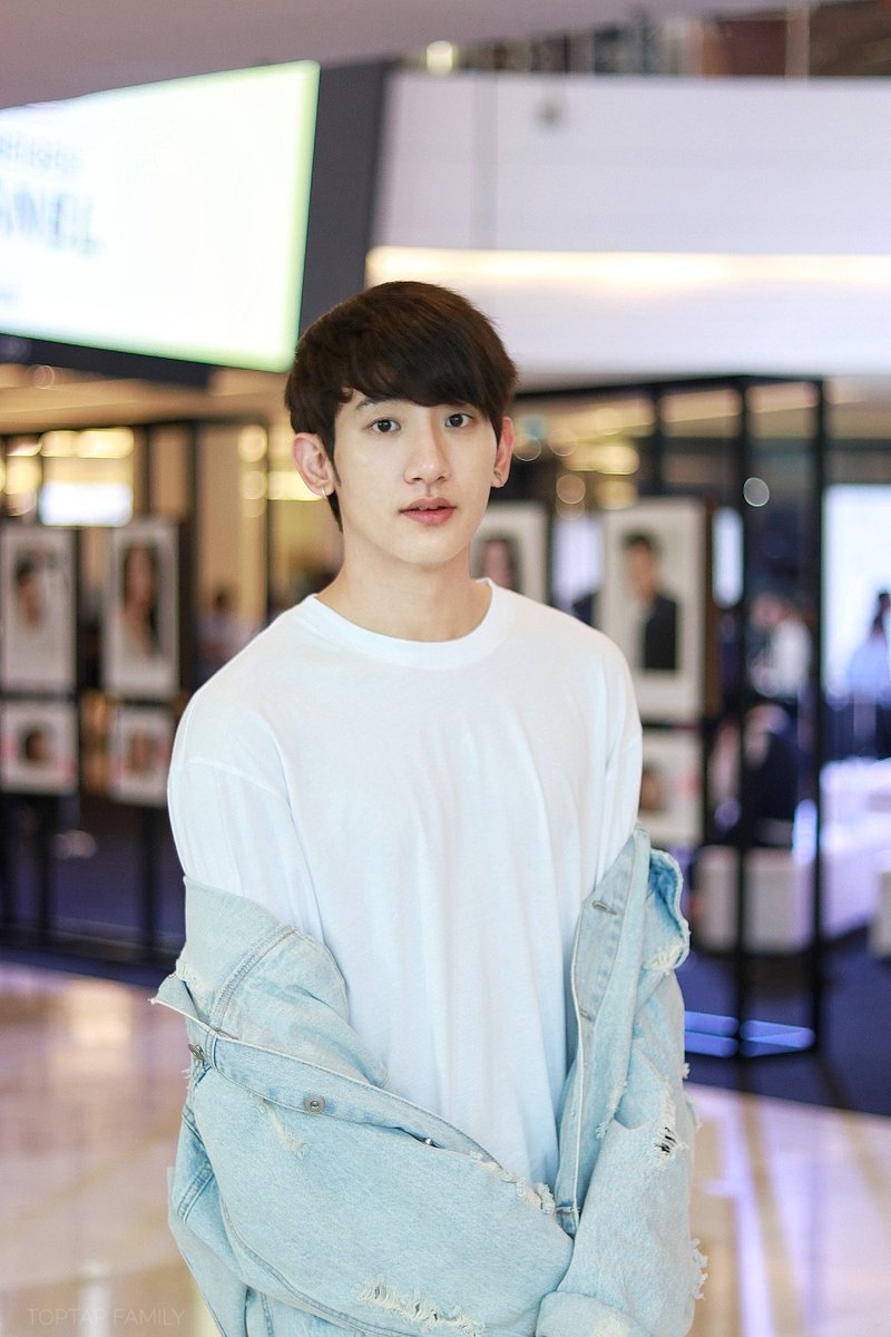 toptap_family's tweet photo. 13.07.17 งานเปิดตัวSLC Clinic 😘🙆💕 @Toptap_jirakit @toptapfanclub  #SLCclinic #thebetterchange #ครอบครัวทท https://t.co/vm3yjH1e9h