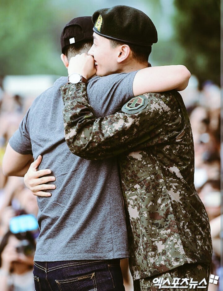 HeeeHoney's tweet image. Eunhyuk is back....💙
Donghae is back..💙
Eunhae is back...😍
#WelcomebackDonghae
