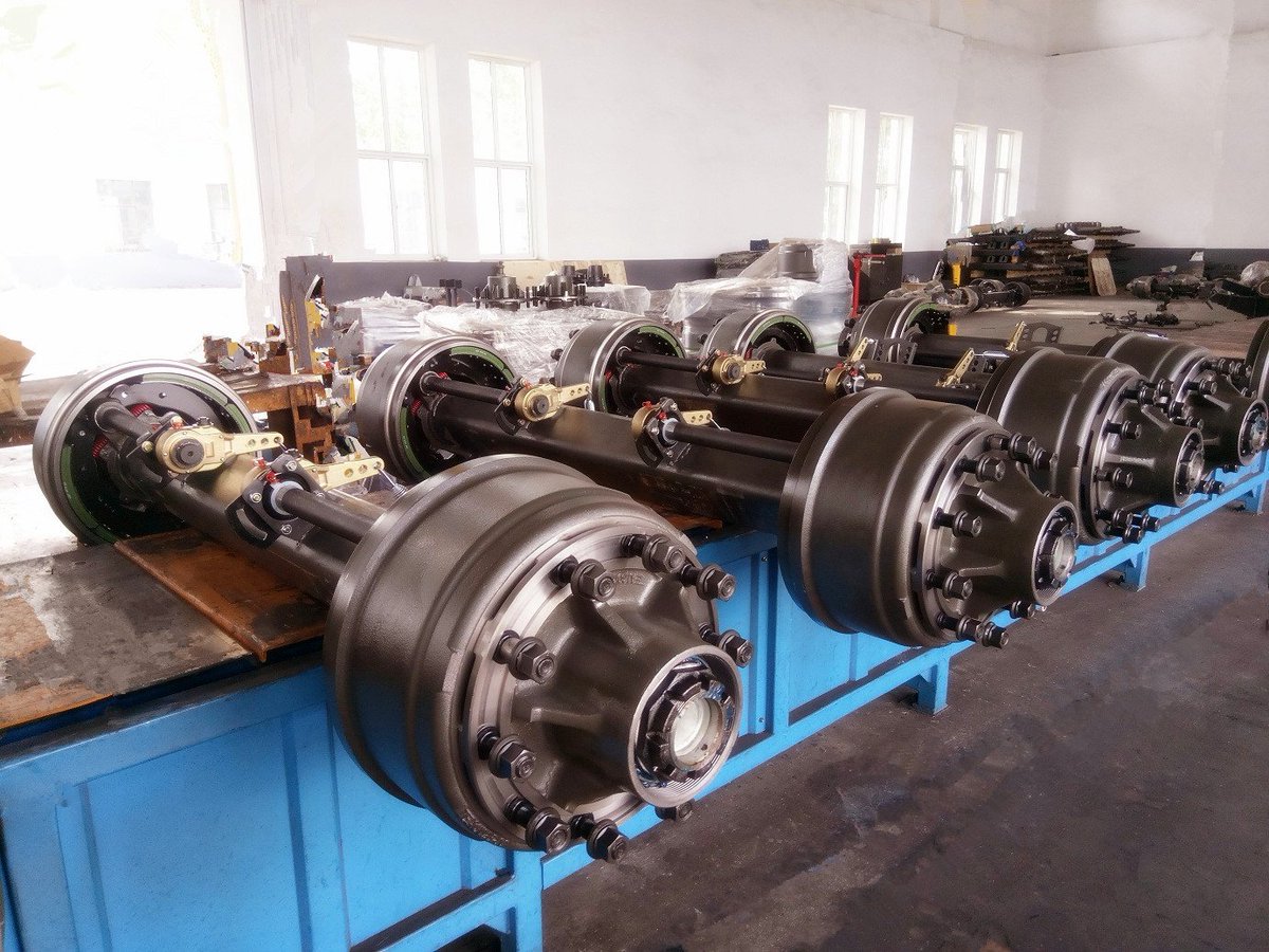 Rubywu1769's tweet image. Remolque eje,suspensión,hojas de resorte,tambor freno,semirremolque 
Trailer axle,bogie,suspension,leaf spring,brake drum,semi trailer