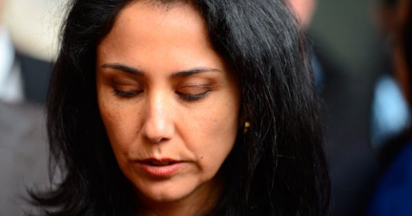 informate_pe's tweet image. #NadineHeredia tras orden de prisión: “A pesar de la arbitrariedad estamos aquí” ► goo.gl/HQCbCk