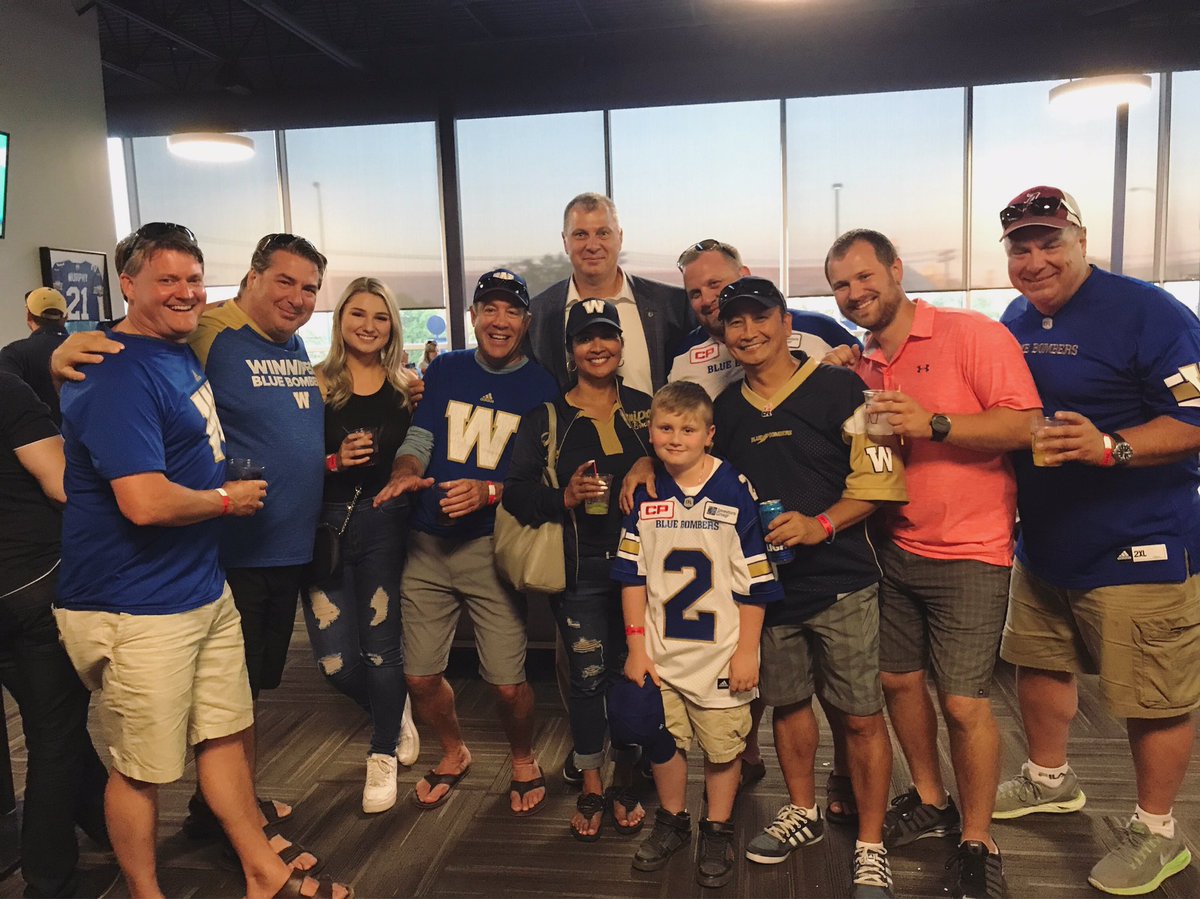 RandyAmbrosie's tweet image. Spot the Ambrosie brothers! Celebrating being at the game tonight with my family and some awesome @Wpg_BlueBombers fans! #BringItIn