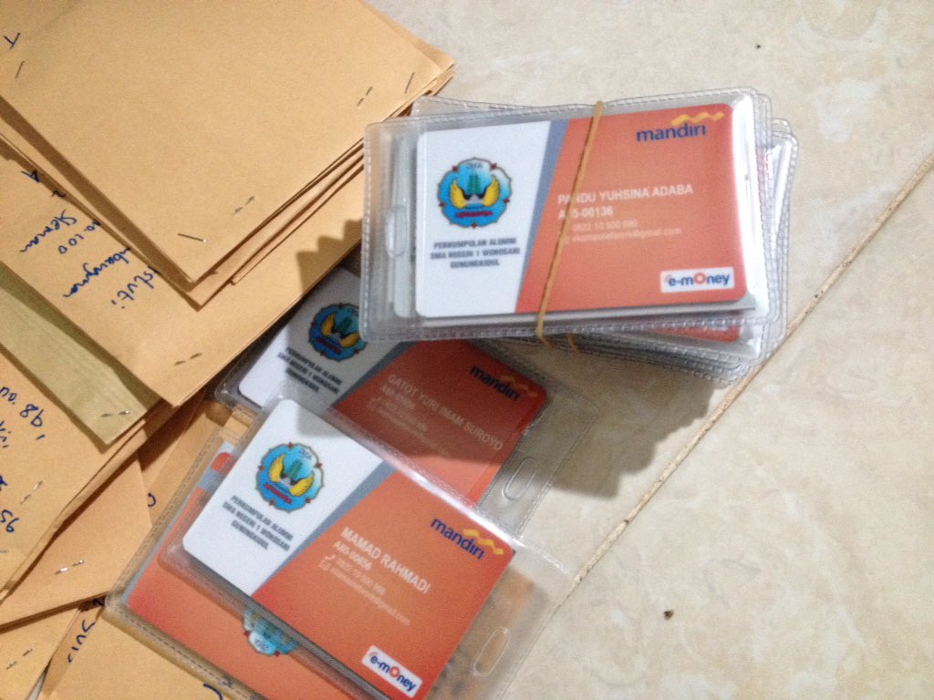 ekamasnetwork's tweet photo. KTA IKA EKAMAS. Berupa e-money.  Bisa u transaksi, inc e-toll.  https://t.co/sar7pptQPw
Biaya 80 rb (incl top-up 20rb); excl ongkir. https://t.co/Nium4TiUe5