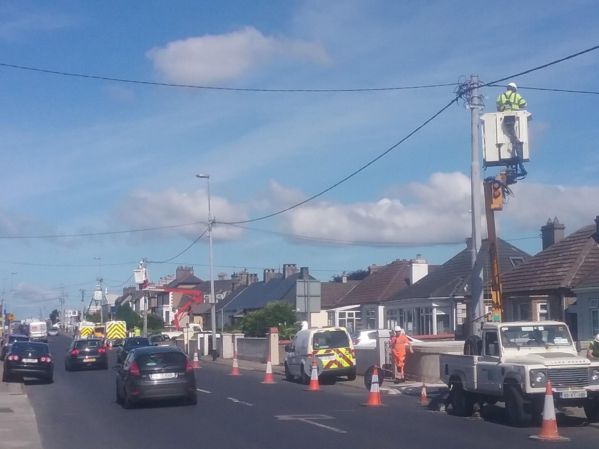 Great shot of the <a href="/TLI_Group/">TLI Group</a> Telecom's team stringing fibre, in our fibre to the home roll-out <a href="/SIROIreland/">SIRO Ireland</a> #limerick #teamwork